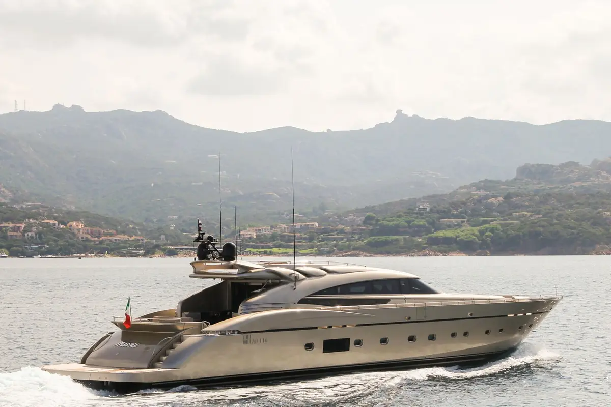 AB Yachts 116, exterior — Yacht Charter Marbella, Marbella. Deportividad de 36 metros para la costa de Marbella