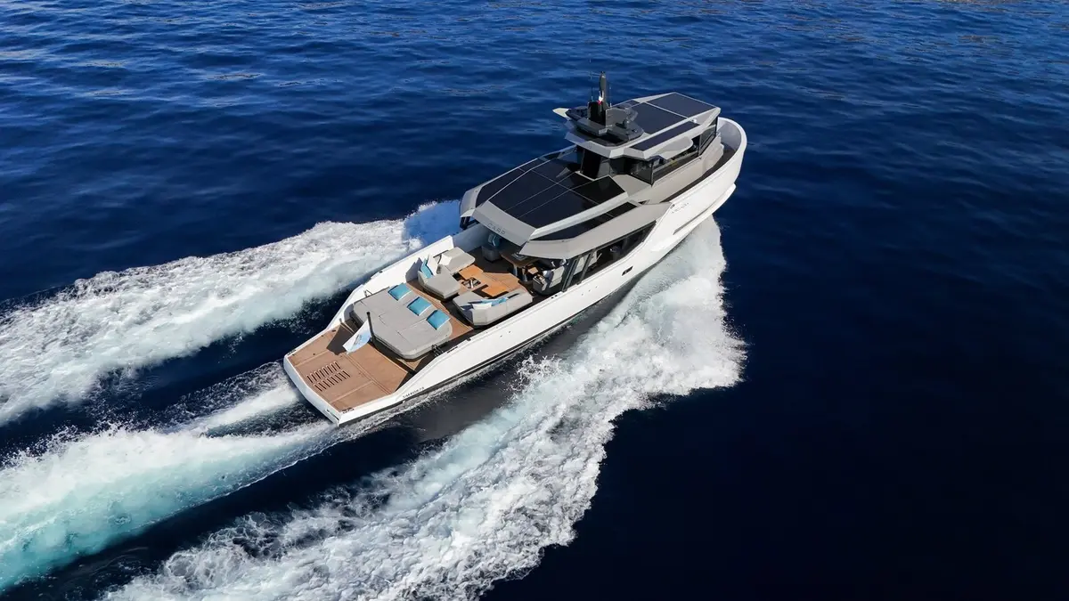 Arcadia Sherpa 60, cubierta de popa — Yacht Charter Marbella, Marbella. Comedor al aire libre rumbo a Estepona