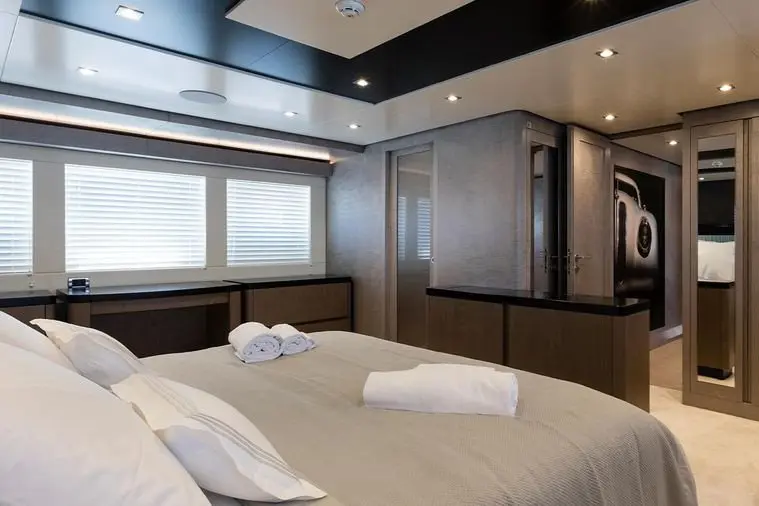 Cerri 102’ Flying Sport, cubierta principal — Yacht Charter Marbella, Marbella. Líneas deportivas de 31 metros rumbo a Estepona