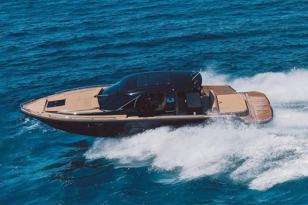 Forza 37, exterior — Yacht Charter Marbella, Marbella. Un día de velocidad y baño frente a Marbella