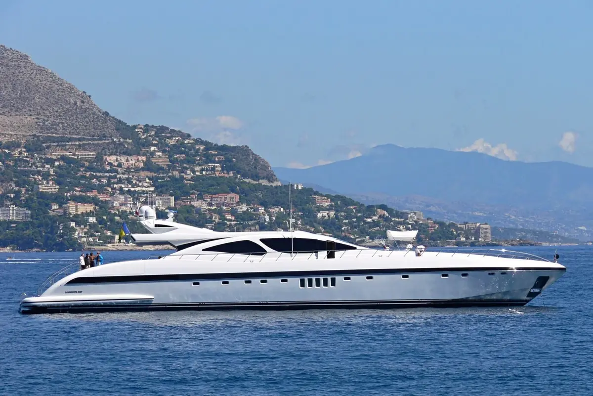 Mangusta 130, exterior — Yacht Charter Marbella, Marbella. Casco deportivo de cuarenta metros para rutas rápidas