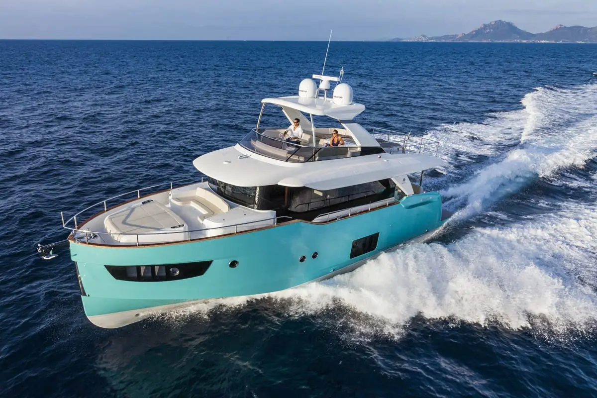 Navetta 58 — Yacht Charter Marbella, Marbella. Casco de línea baja para jornadas tranquilas en Estepona