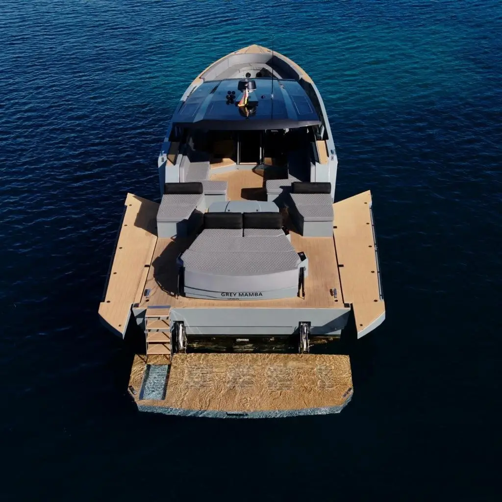 Okean 55, salón — Yacht Charter Marbella, Marbella. Un día completo entre Puerto Banús y Estepona
