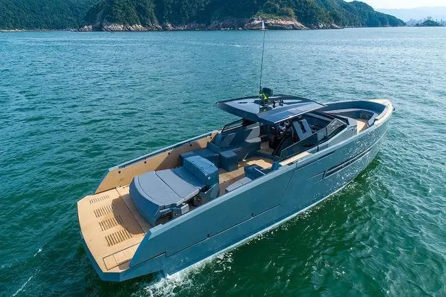 Okean 55, flybridge — Yacht Charter Marbella, Marbella. Un día completo entre Puerto Banús y Estepona