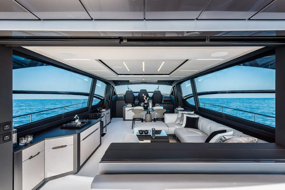 Pershing 8X, exterior — Yacht Charter Marbella, Marbella. Velocidad y estilo deportivo para la costa de Marbella