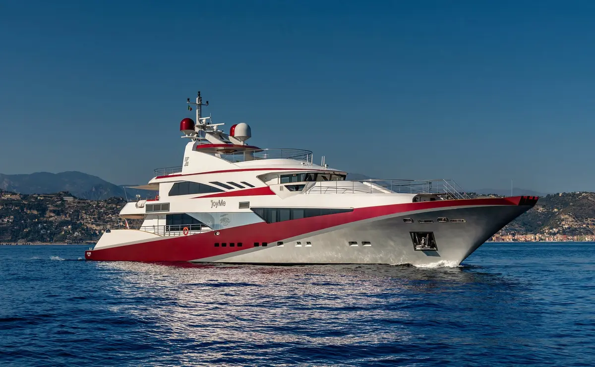 Philip Zepter 50m, exterior — Yacht Charter Marbella, Marbella. Seis camarotes y estabilidad para rutas de varios días