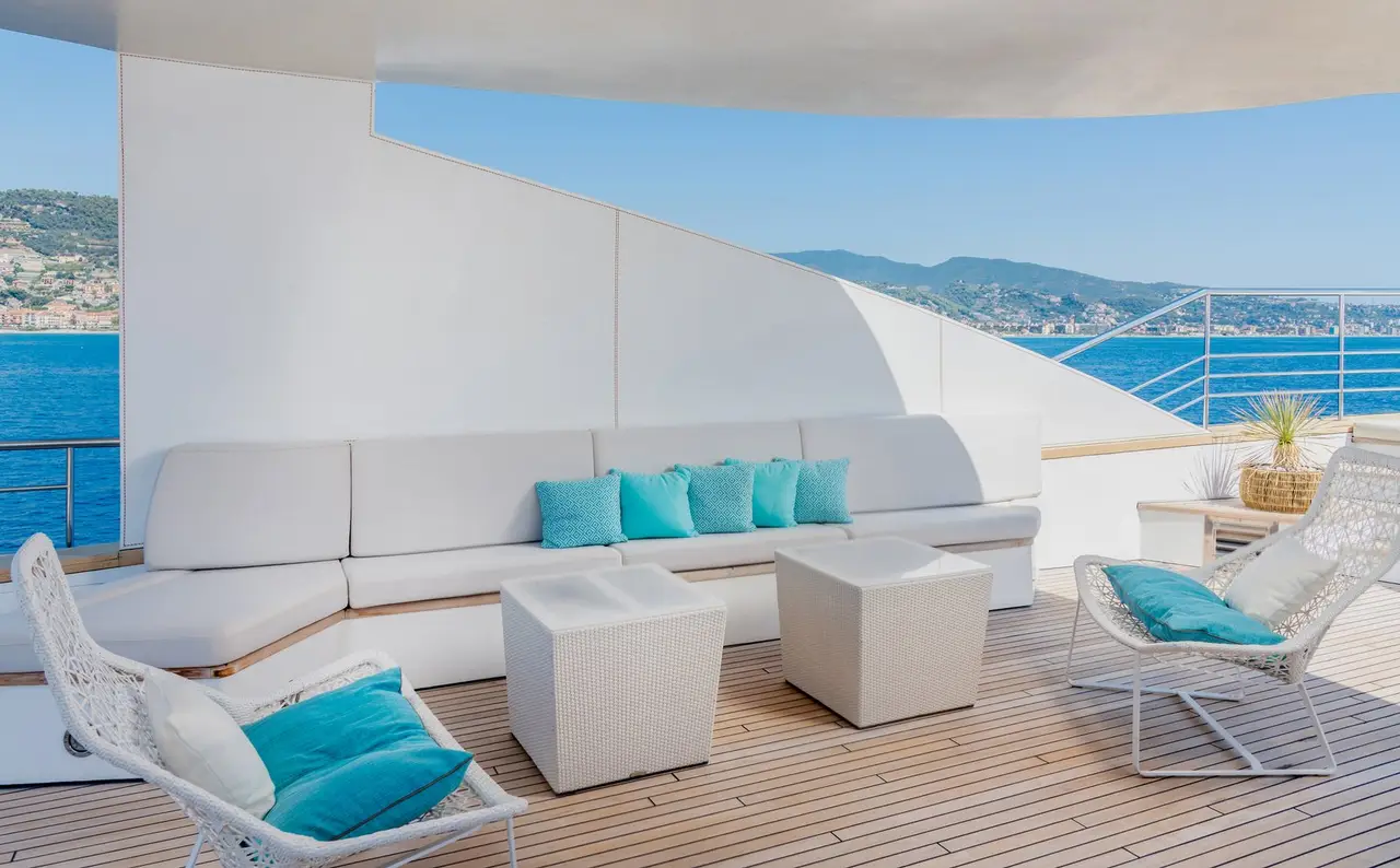 Philip Zepter 50m, exterior — Yacht Charter Marbella, Marbella. Seis camarotes y estabilidad para rutas de varios días