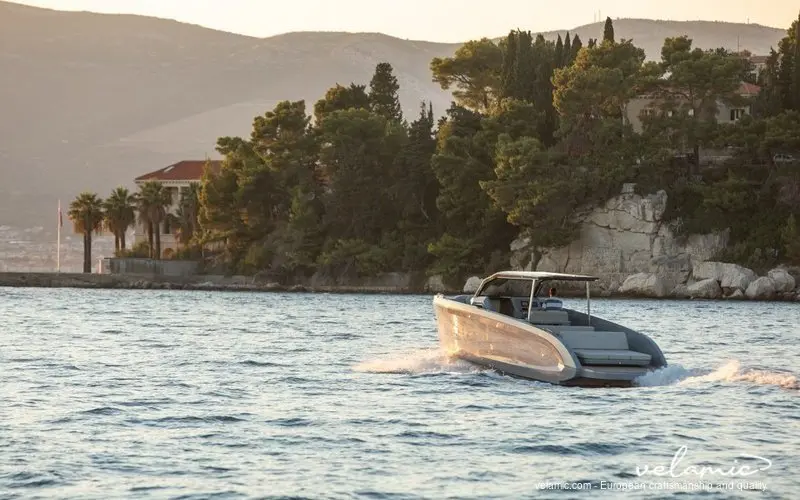 Rand Escape 30, exterior — Yacht Charter Marbella, Marbella. Días de sol en la costa con doce invitados