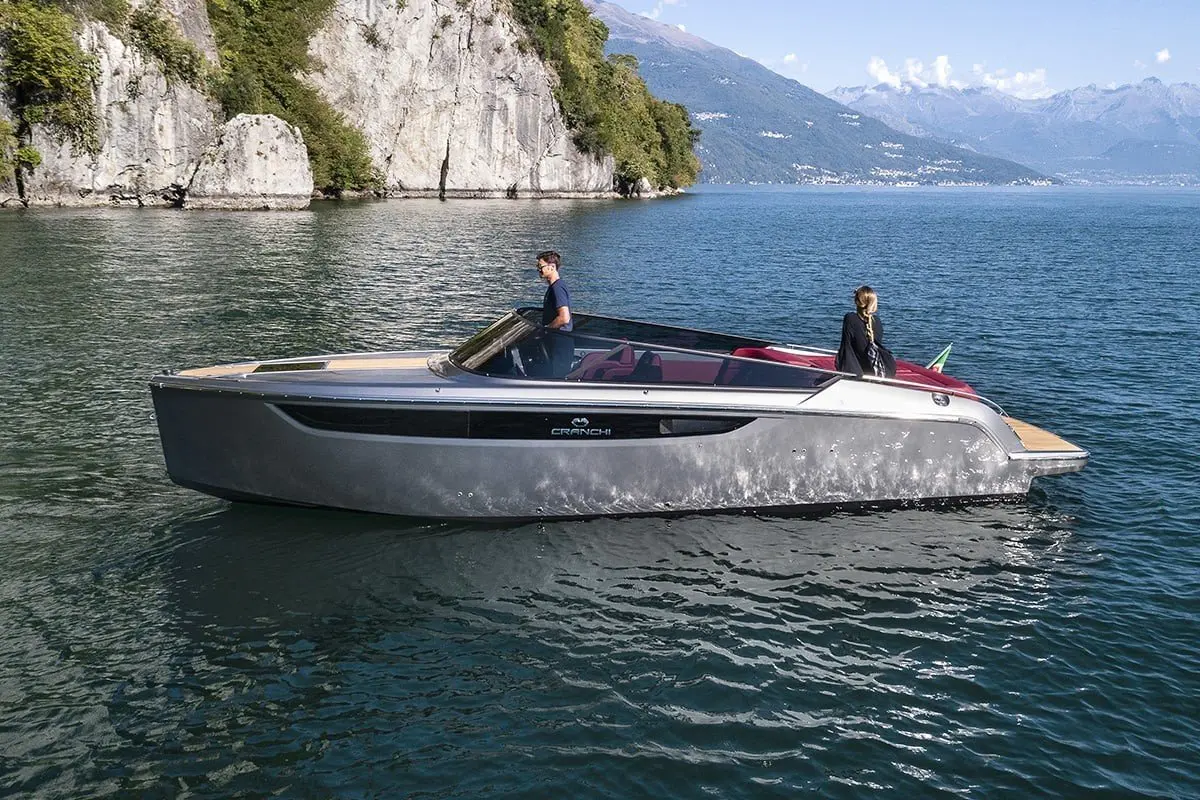 Sanlorenzo 112, camarote principal — Yacht Charter Marbella, Marbella. Casco italiano de 34 metros para días de costa