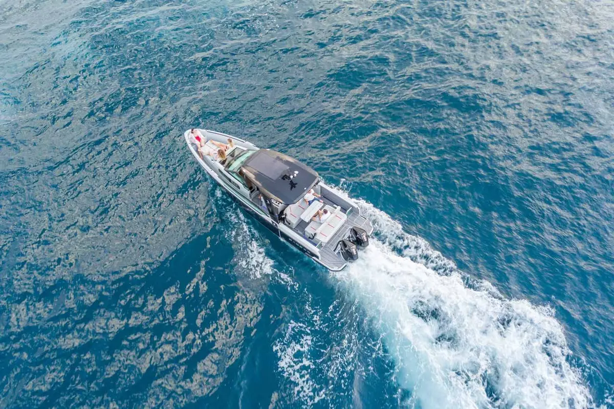 Saxdor 320 — Yacht Charter Marbella, Marbella. Salidas rápidas de tarde para grupos pequeños