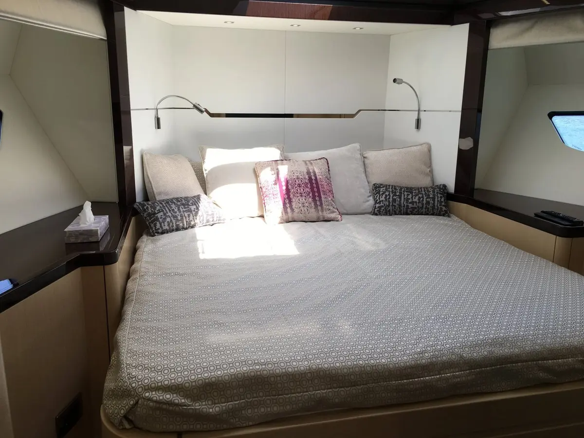 Sunseeker 68, exterior — Yacht Charter Marbella, Marbella. Veintidós metros de deportividad para la costa de Estepona
