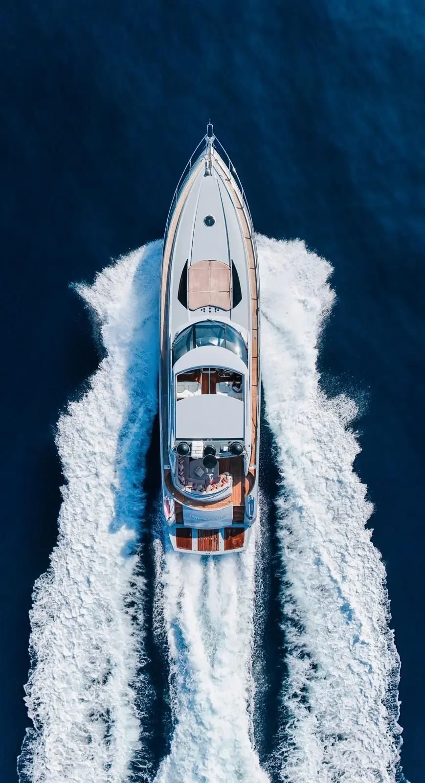Sunseeker Predator 68, exterior — Yacht Charter Marbella, Marbella. Casco deportivo y velocidad para la costa de Marbella