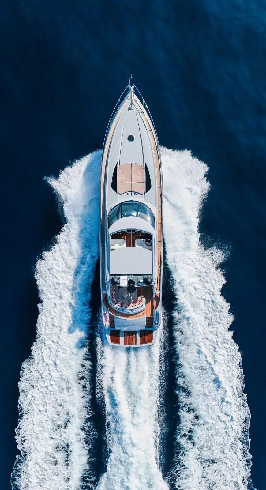 Sunseeker Predator 68, exterior — Yacht Charter Marbella, Marbella. Casco deportivo y velocidad para la costa de Marbella