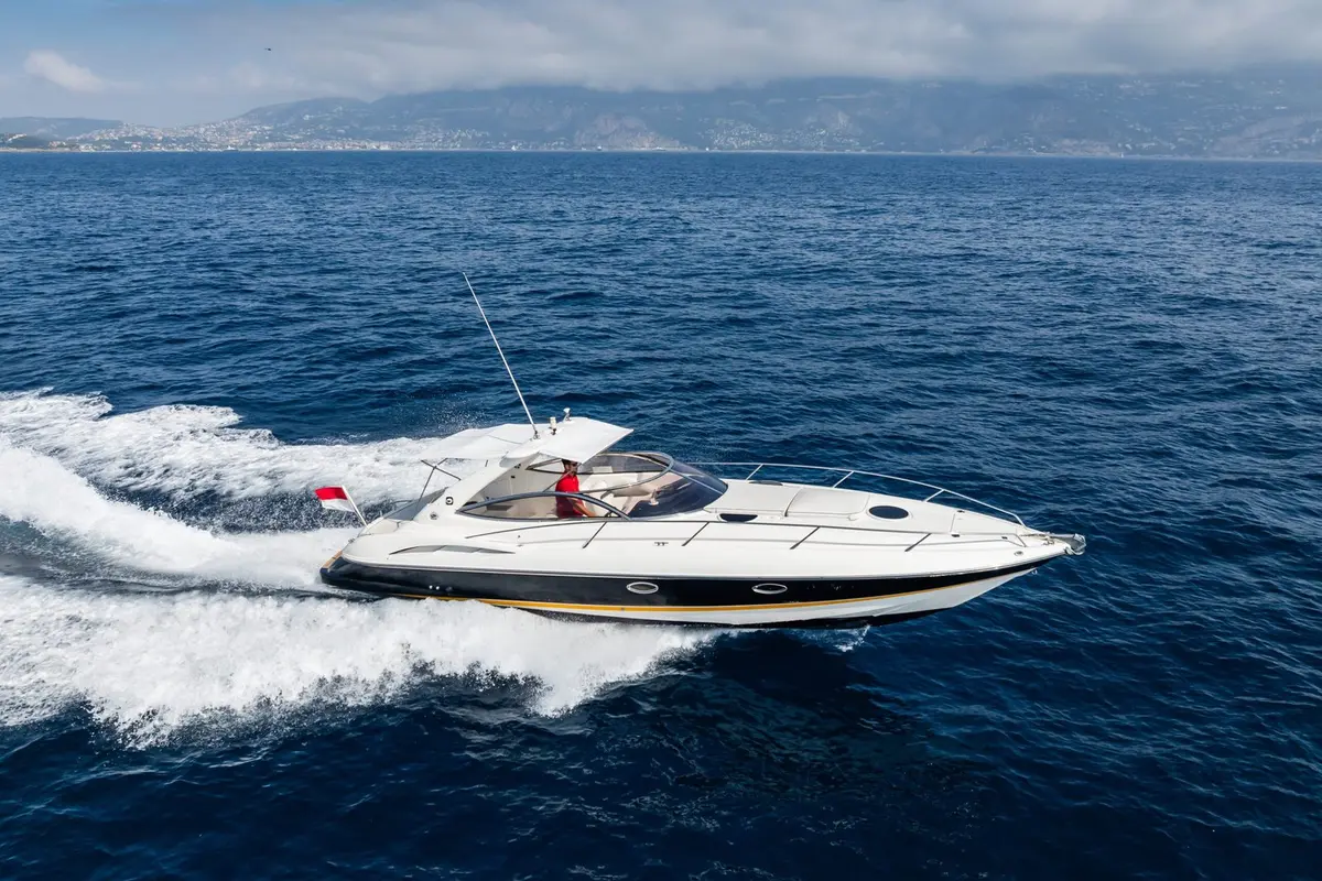 Superhawk 34 — Yacht Charter Marbella, Marbella. Salidas cortas y rápidas por la bahía de Marbella