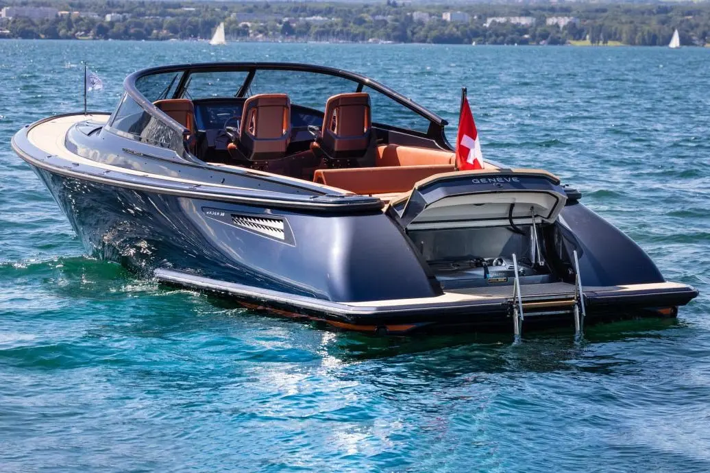 Wajer 38, cubierta principal — Yacht Charter Marbella, Marbella. Salidas ágiles de un día por la costa