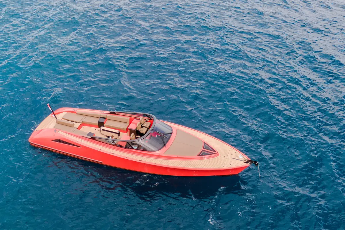 Wajer 55, salón — Yacht Charter Marbella, Marbella. Velocidad y confort para un día en la costa