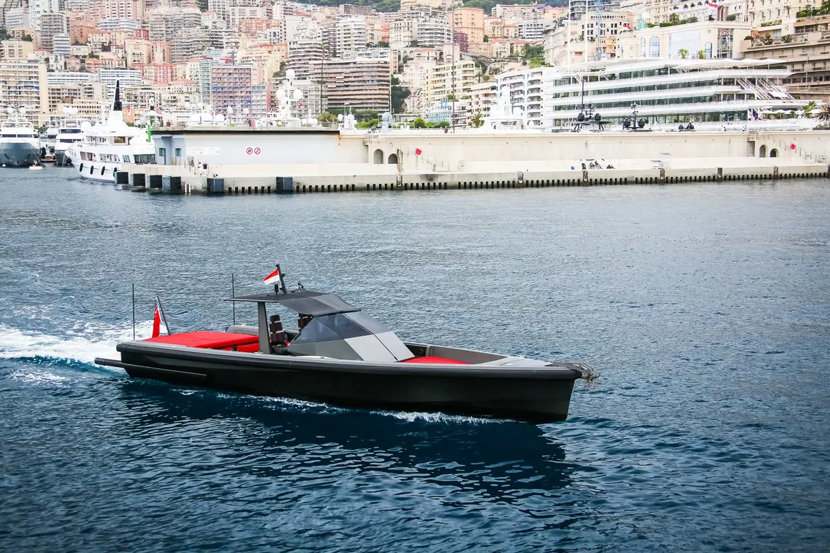 Wally 45, exterior — Yacht Charter Marbella, Marbella. Velocidad ágil y baños rápidos frente a Estepona