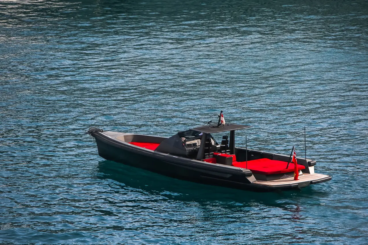 Wally 45, cubierta principal — Yacht Charter Marbella, Marbella. Velocidad ágil y baños rápidos frente a Estepona