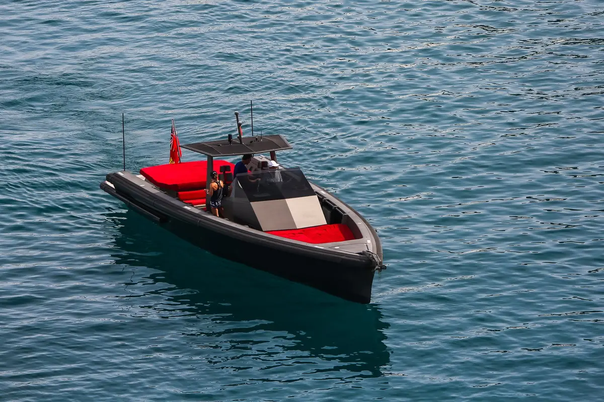 Wally 45, cubierta de popa — Yacht Charter Marbella, Marbella. Velocidad ágil y baños rápidos frente a Estepona